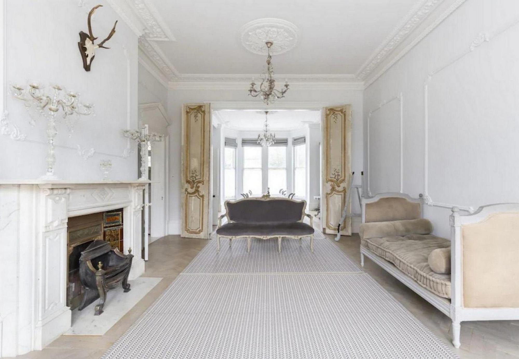 7br Holiday In Near Hyde Park- If You Want To Book, Please Contact On Wh-ats-app - 0034-605-434-371 !!!! Villa