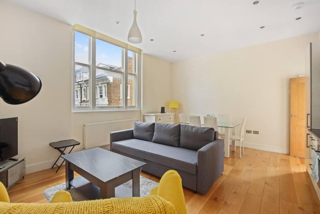 Stylish 1-bed Flat In Prime Kensington Location * Londres