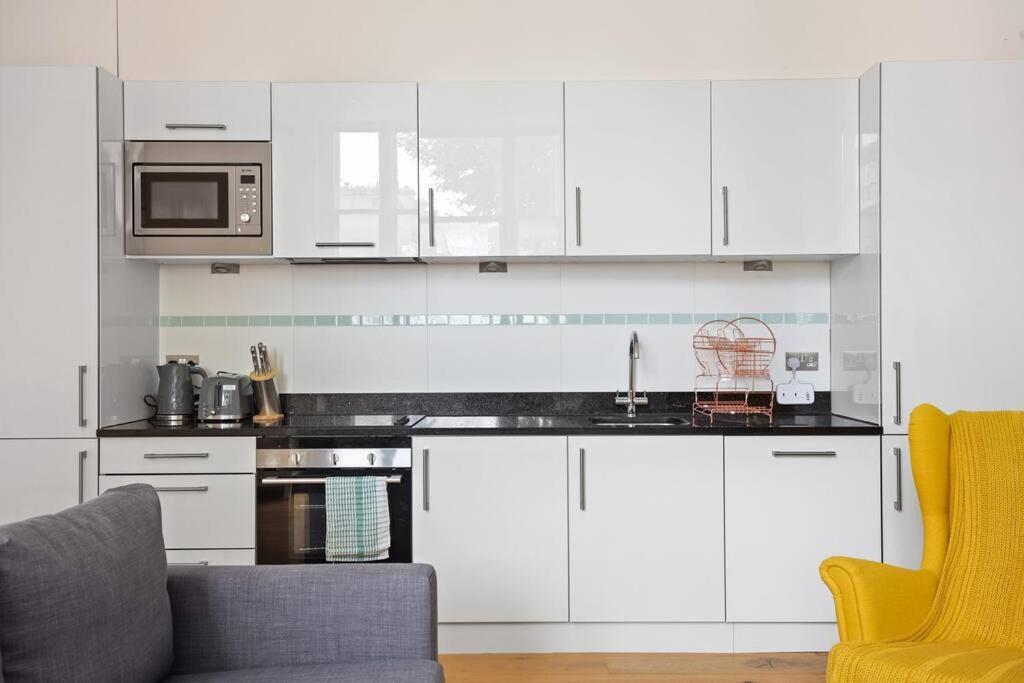 Apartamento Stylish 1-bed Flat In Prime Kensington Location *