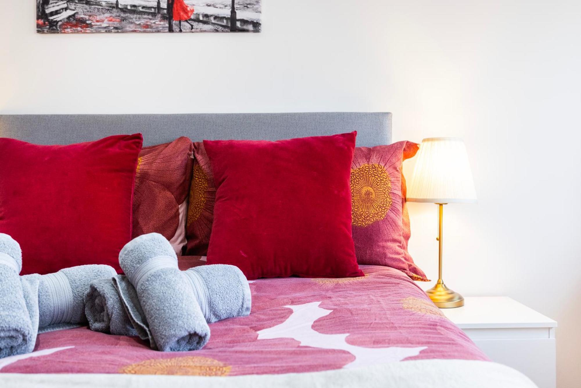 2 Bedroom Charming & Magnificent Flat Londres