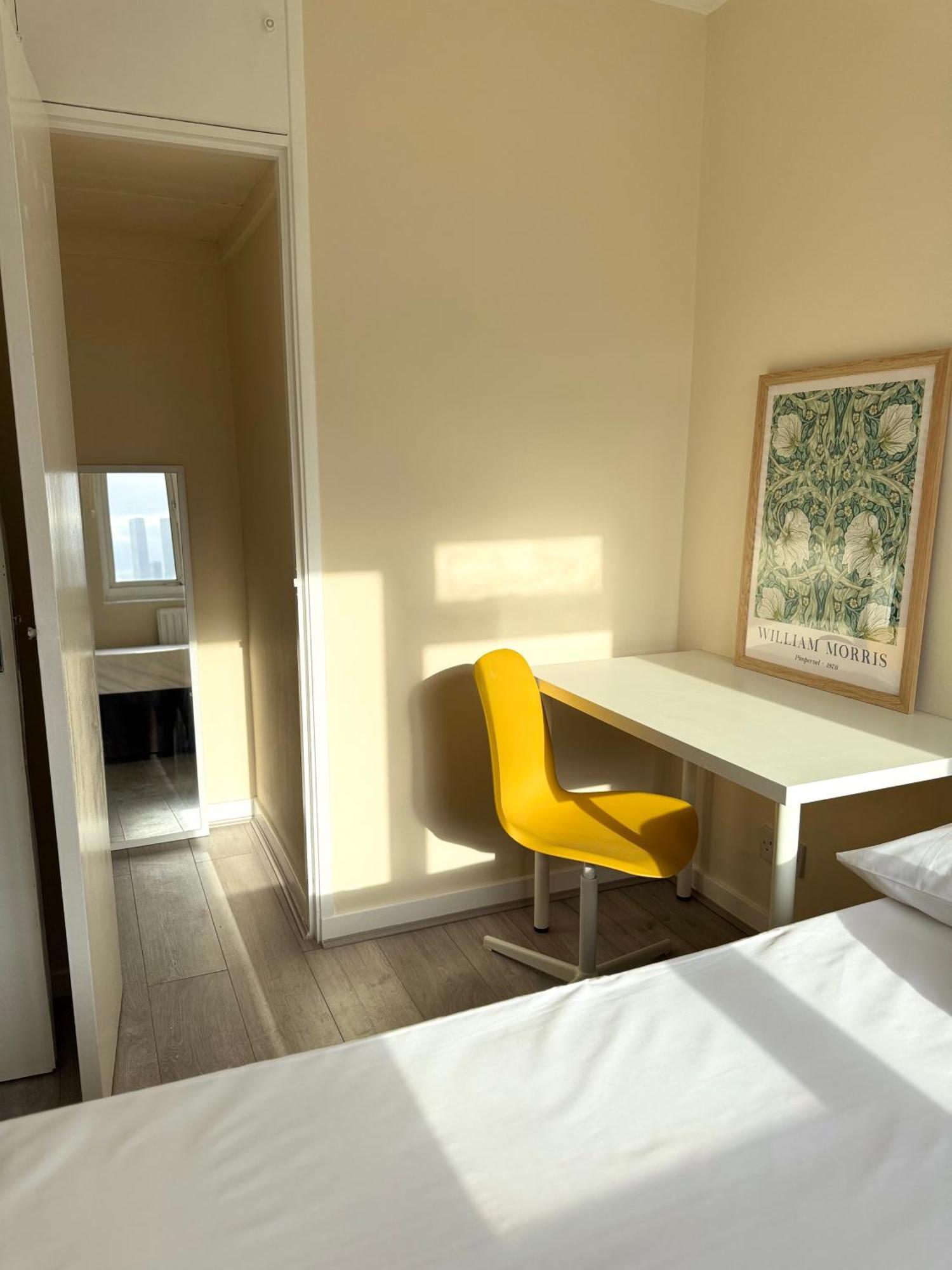 Spacious 5 Bedroom 3 Mins Walk From Mile End Appartement Londres