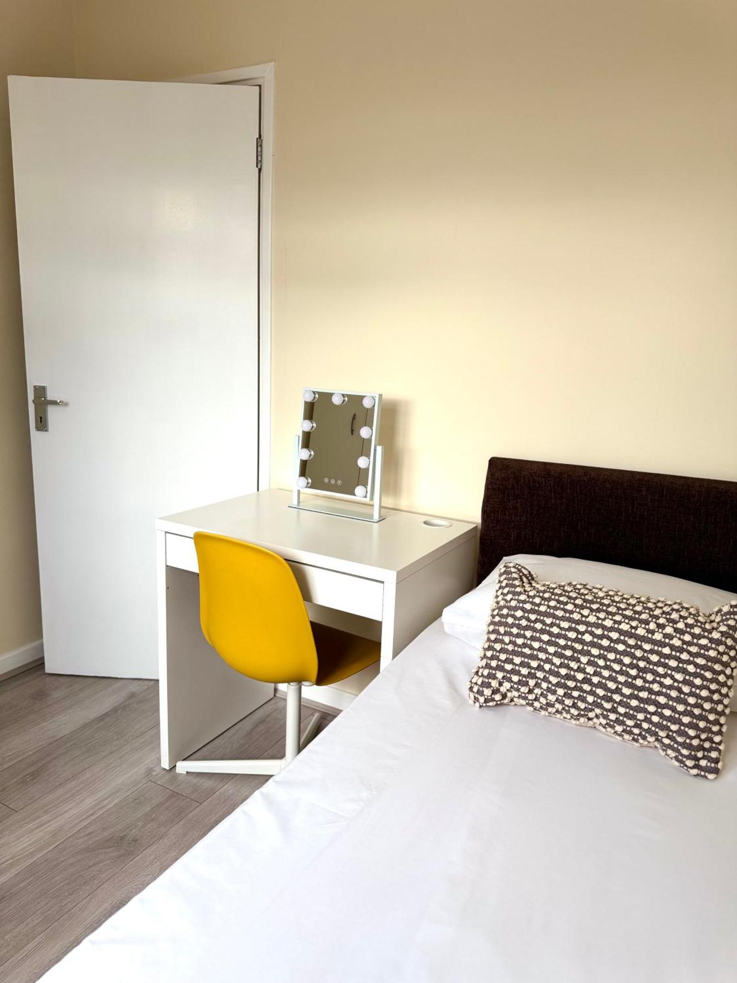 Spacious 5 Bedroom 3 Mins Walk From Mile End Appartement