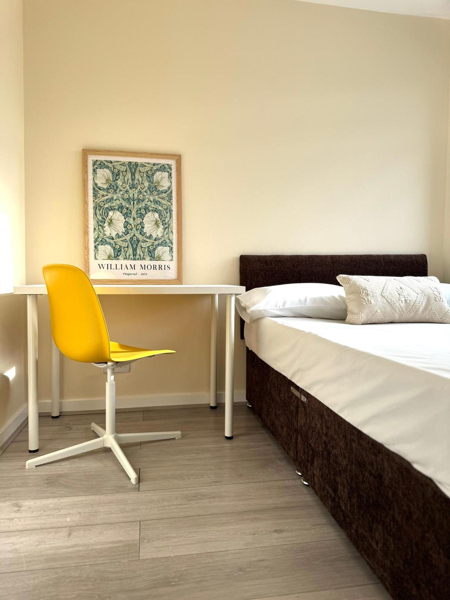Spacious 5 Bedroom 3 Mins Walk From Mile End Appartement Londres
