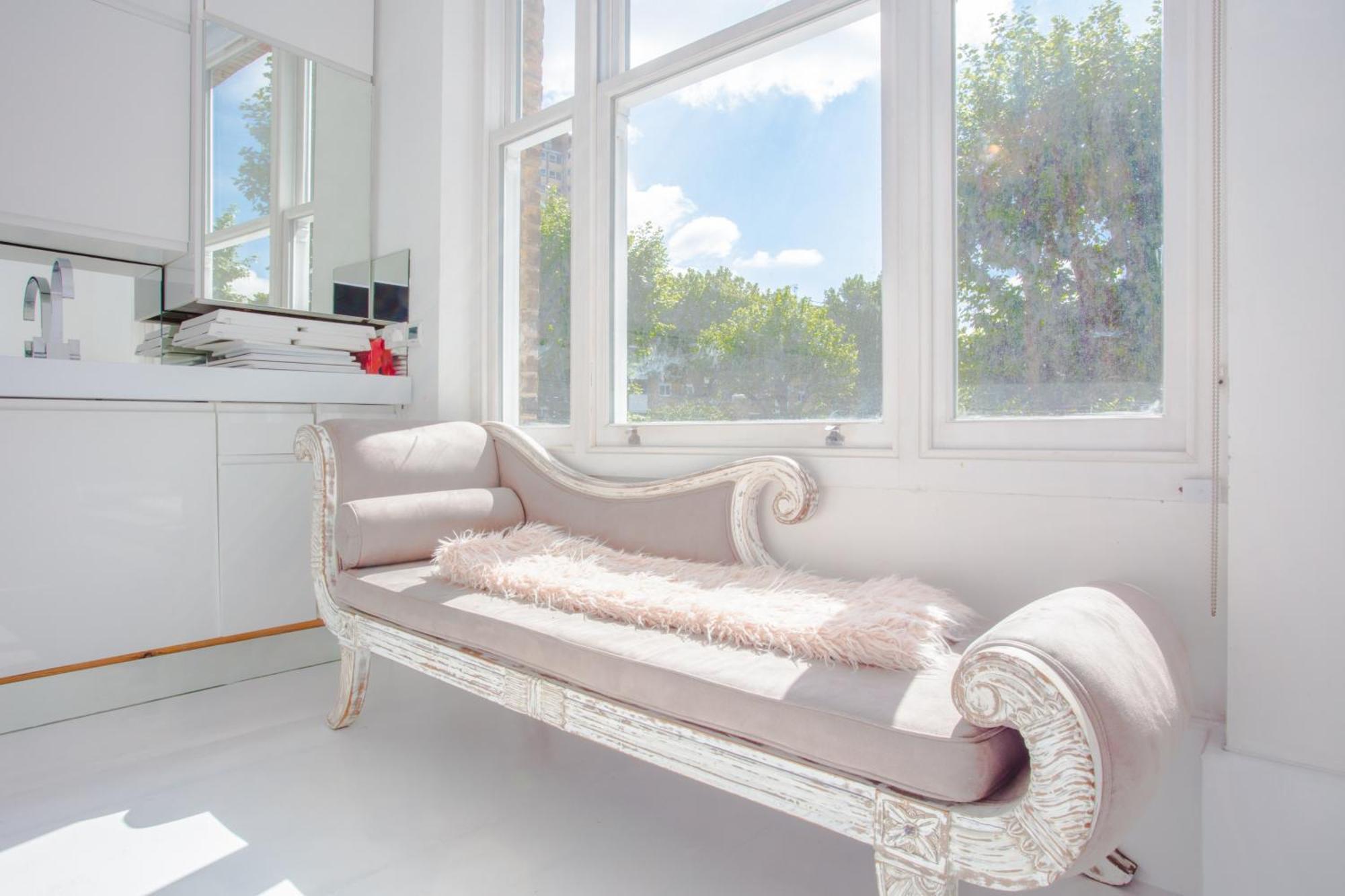 Hébergement de vacances Huge 5 Storey 4 Bed Terraced Family In Queens Park Londres
