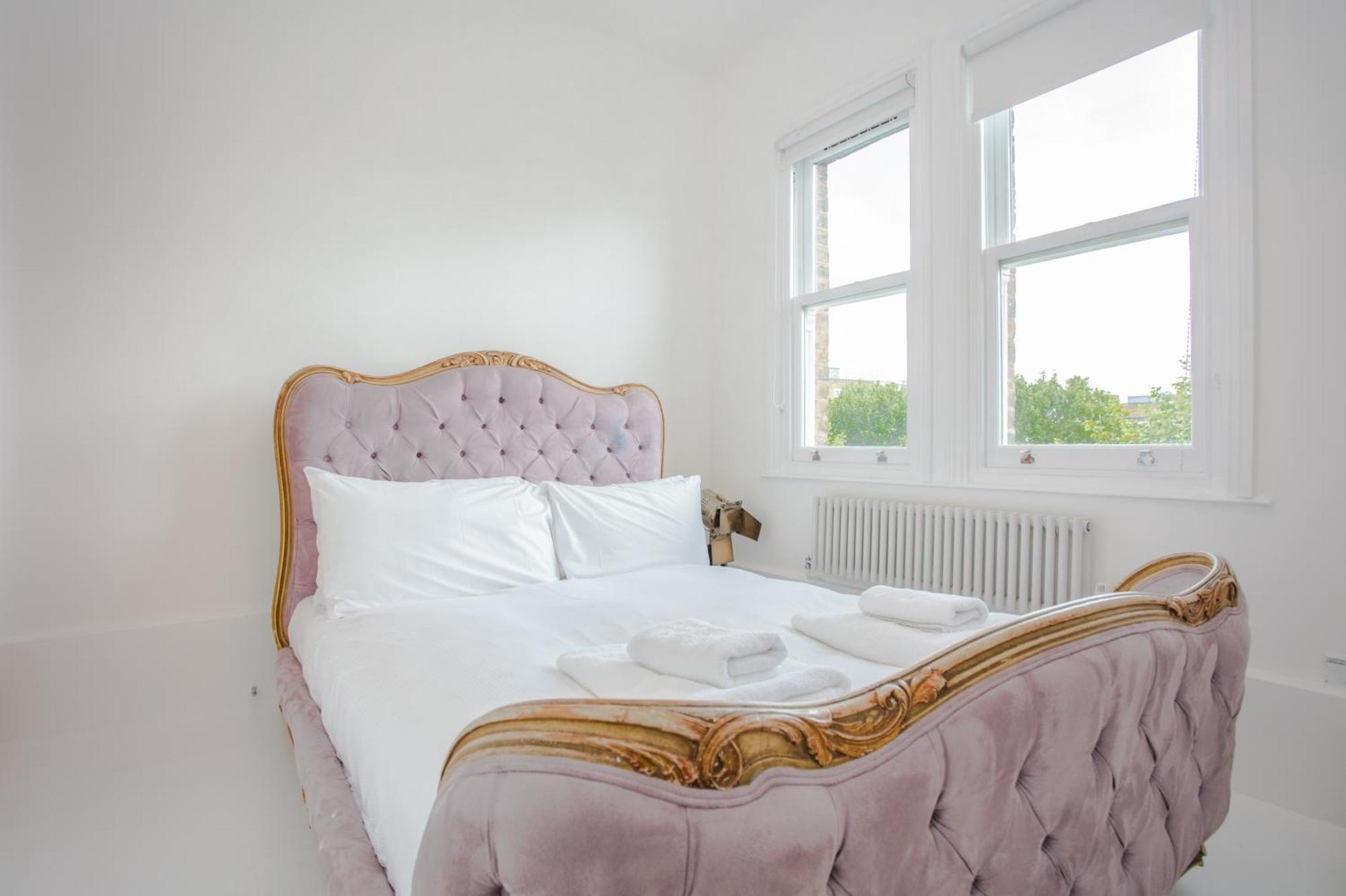 Huge 5 Storey 4 Bed Terraced Family In Queens Park * Londres