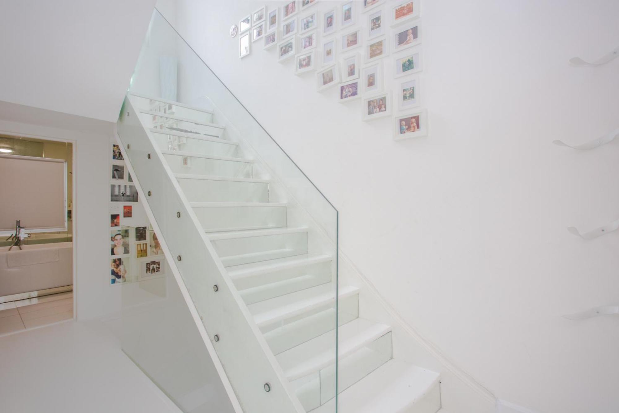 Hébergement de vacances Huge 5 Storey 4 Bed Terraced Family In Queens Park