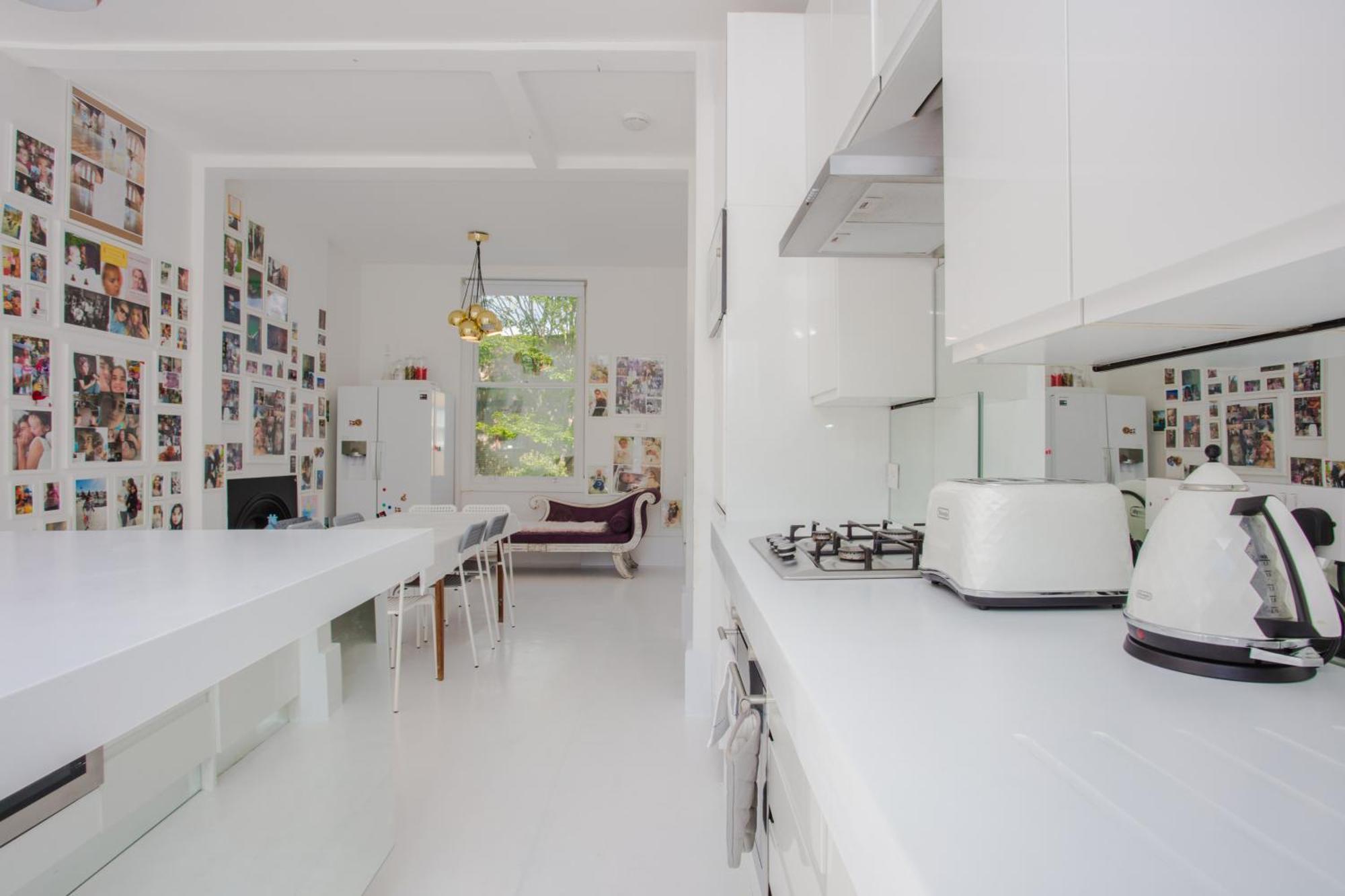 Hébergement de vacances Huge 5 Storey 4 Bed Terraced Family In Queens Park
