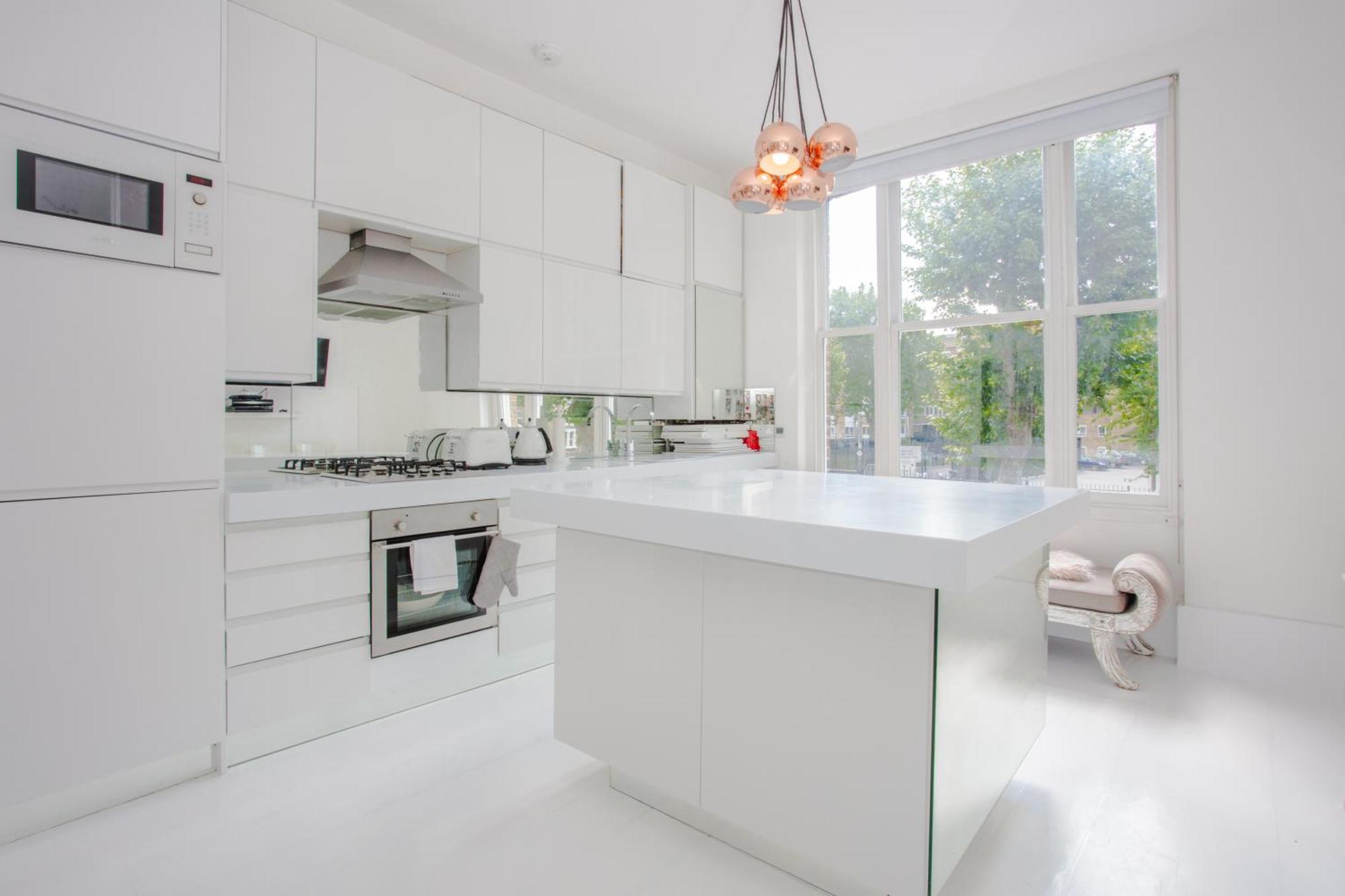 Hébergement de vacances Huge 5 Storey 4 Bed Terraced Family In Queens Park *