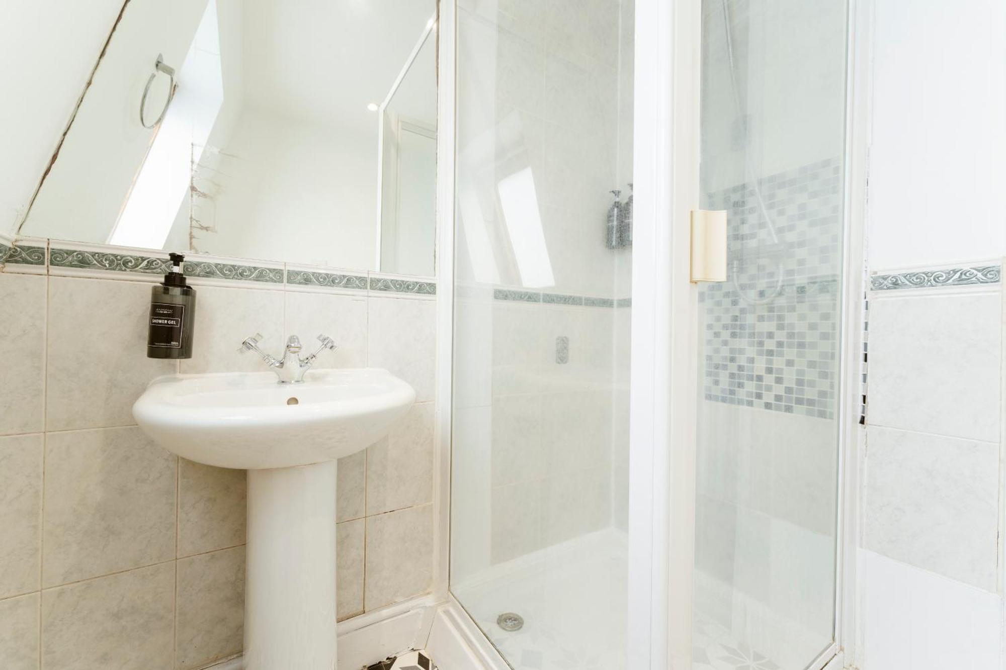 White Double Guest house London