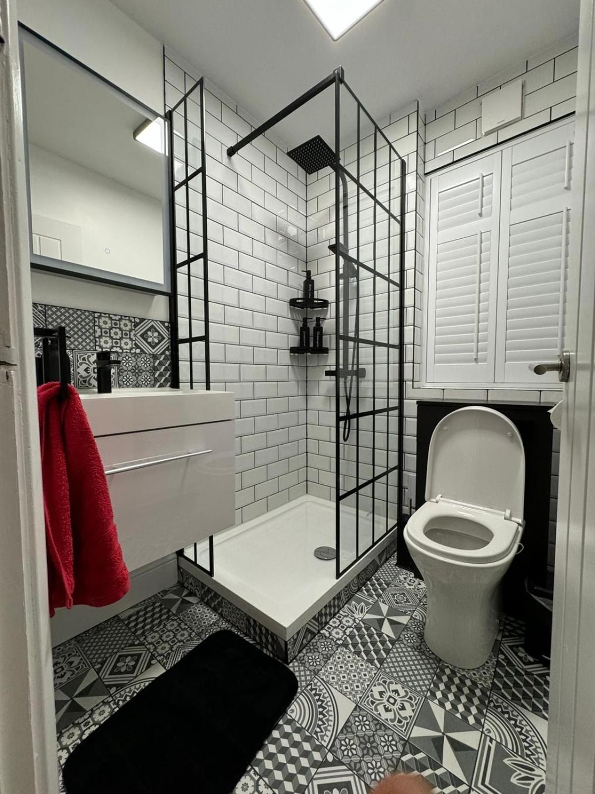 Apartamento Newly Refurbished ,chic, Attractive 3 Bedroom Flat Londres