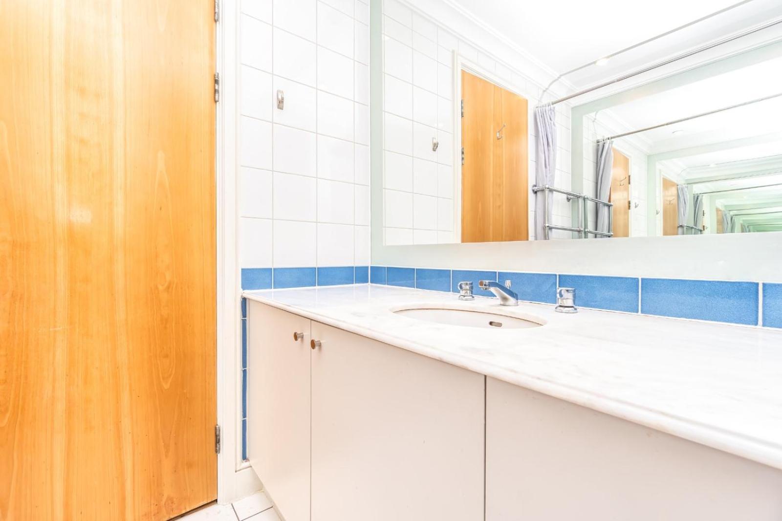 Lovely 2 Bedroom By The Docks Appartement *