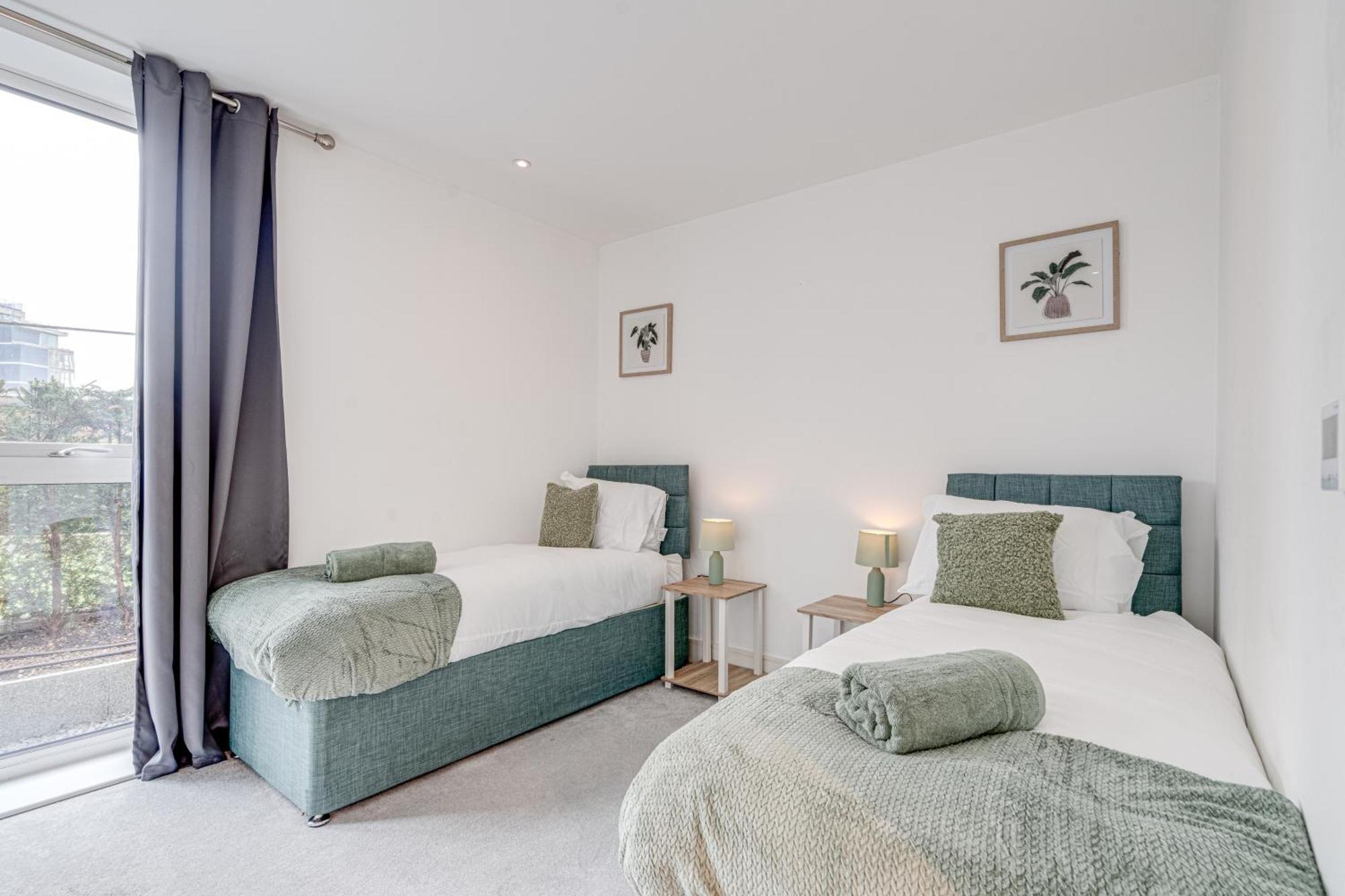 Cozy With 2 Bedrooms Appartement *