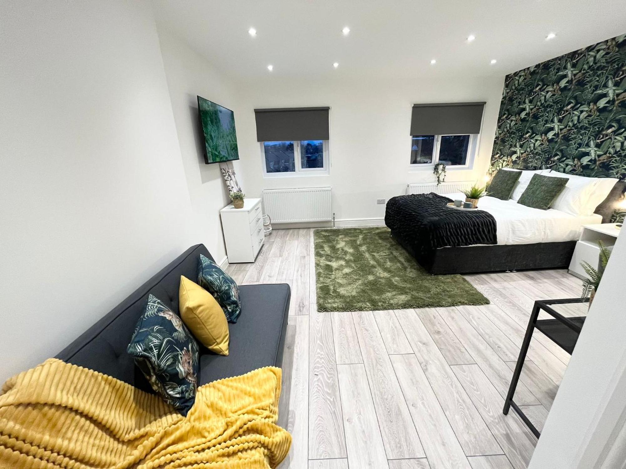 Stylish Ealing -near Tube - Ideal For Family&group * London