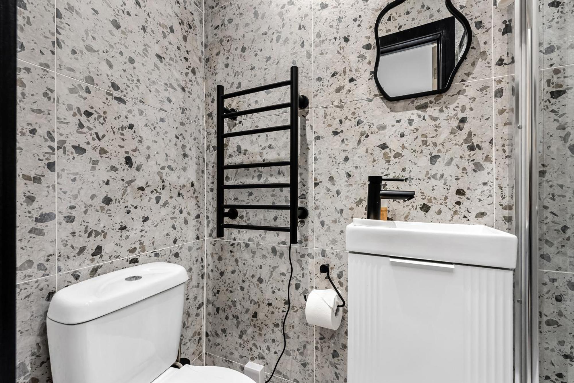 Posh With Functional Kitchenette * Londen
