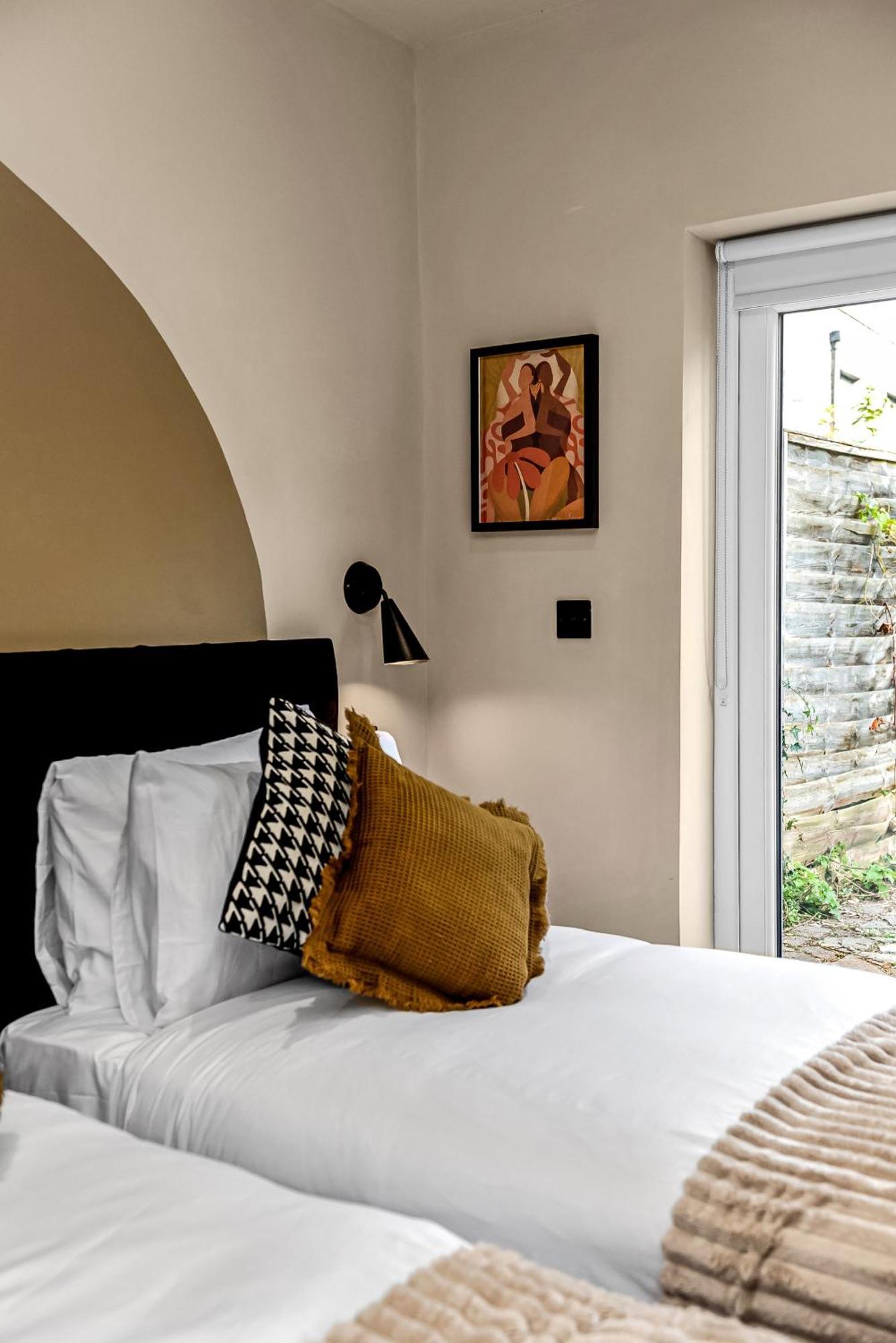 Posh With Functional Kitchenette * Londen