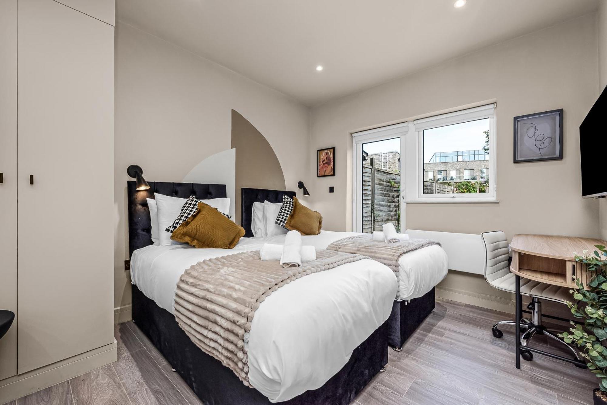 Posh With Functional Kitchenette Appartement Londen