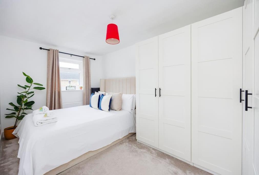 Stylish 3-bed East Contractors Parking Sleeps 5 Near Excel Appartement Londres