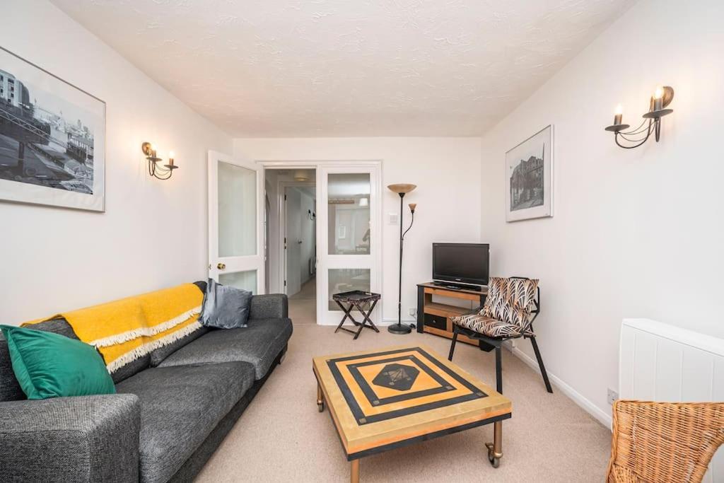 Cosy 2 Bedroom Flat Close To Tower Bridge With Free Parking Appartement *
