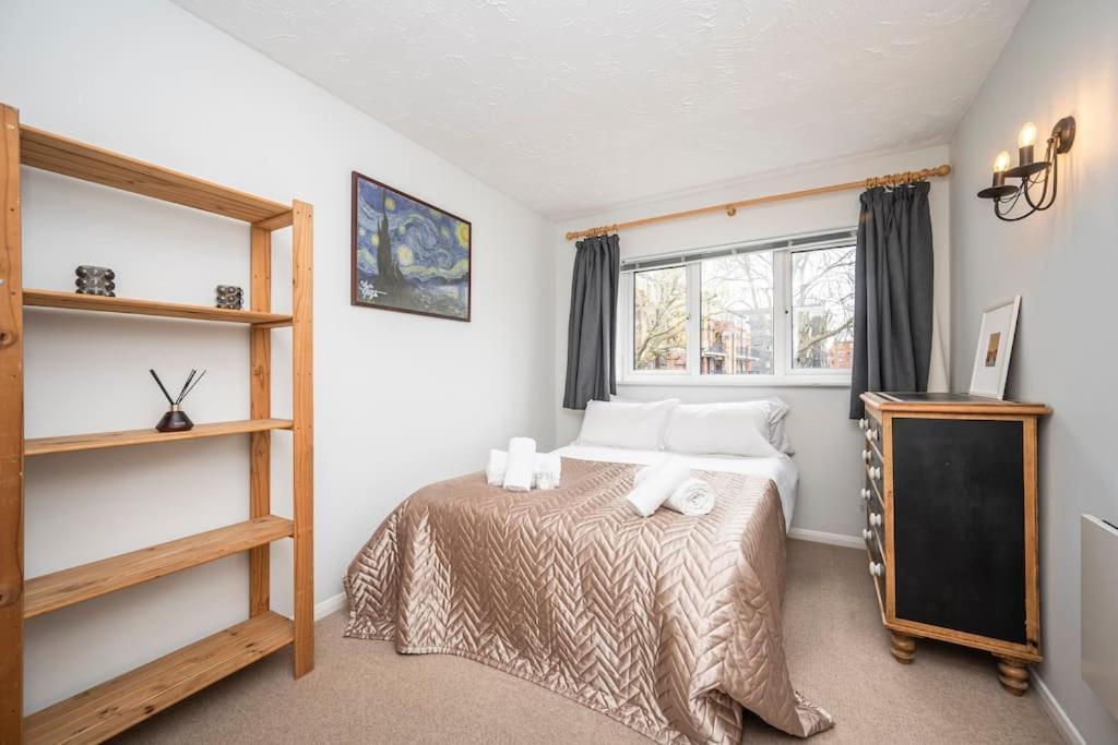 Cosy 2 Bedroom Flat Close To Tower Bridge With Free Parking * Londen