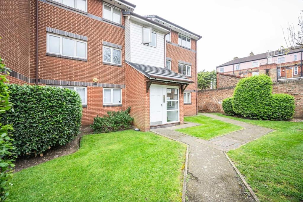 Cosy 2 Bedroom Flat Close To Tower Bridge With Free Parking Appartement *