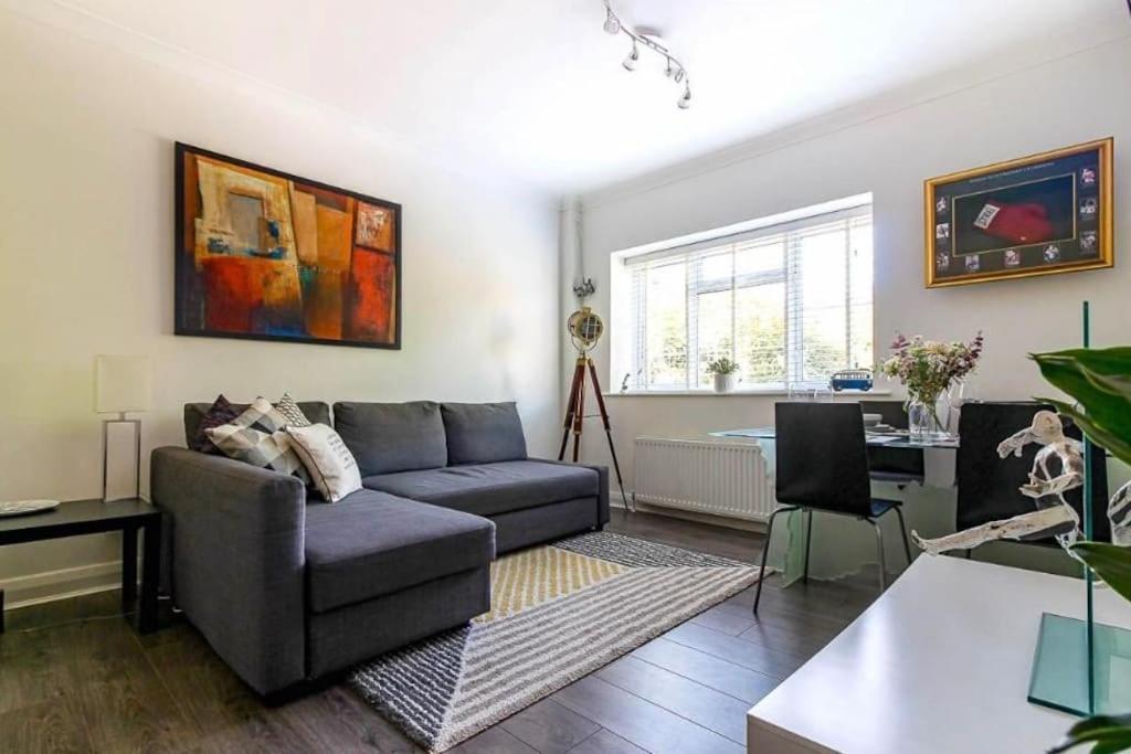 Spacious 2 Bedroom In * Londres