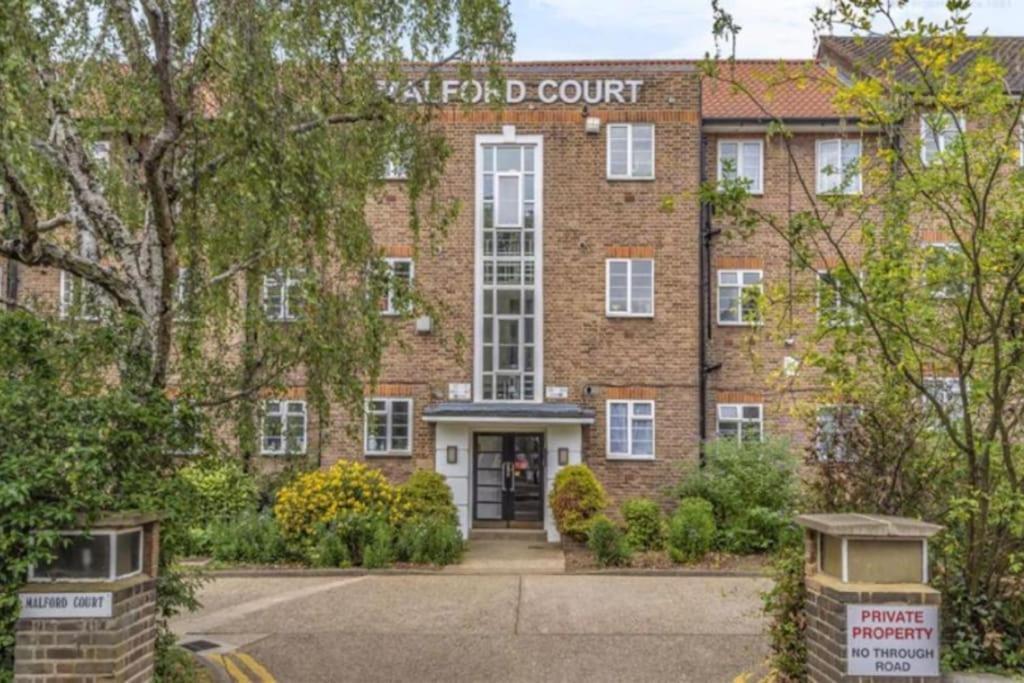 Spacious 2 Bedroom In Appartement *