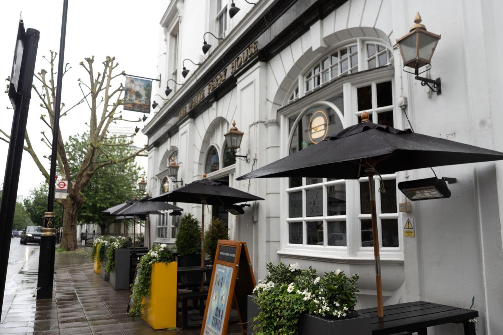 Publove @ The White Ferry, Victoria Londen