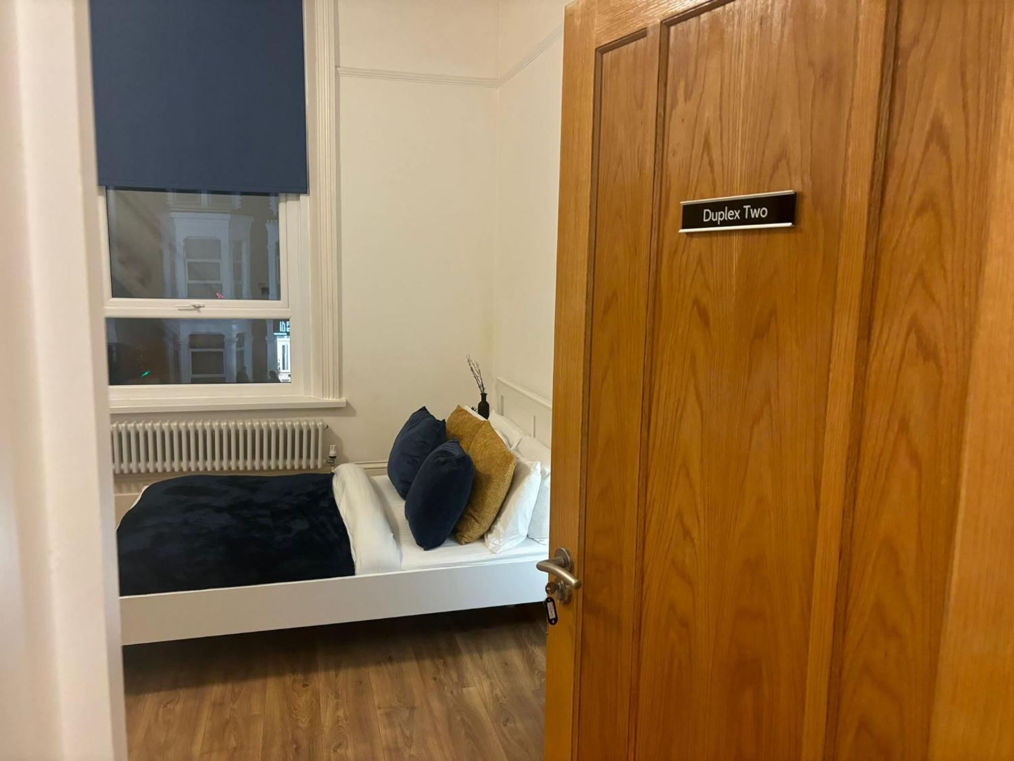Apartment Zee Homes W6 London