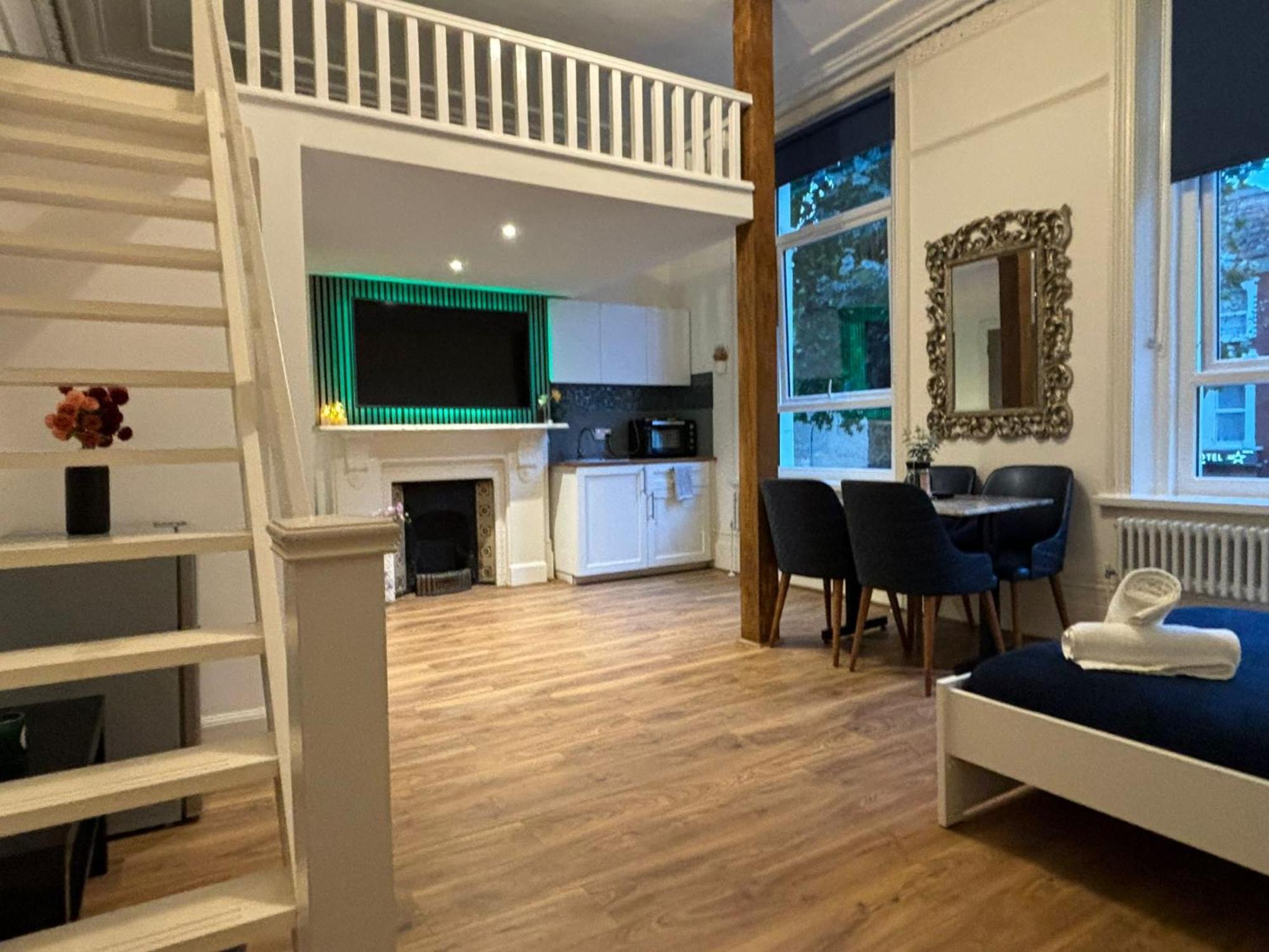 Zee Homes W6