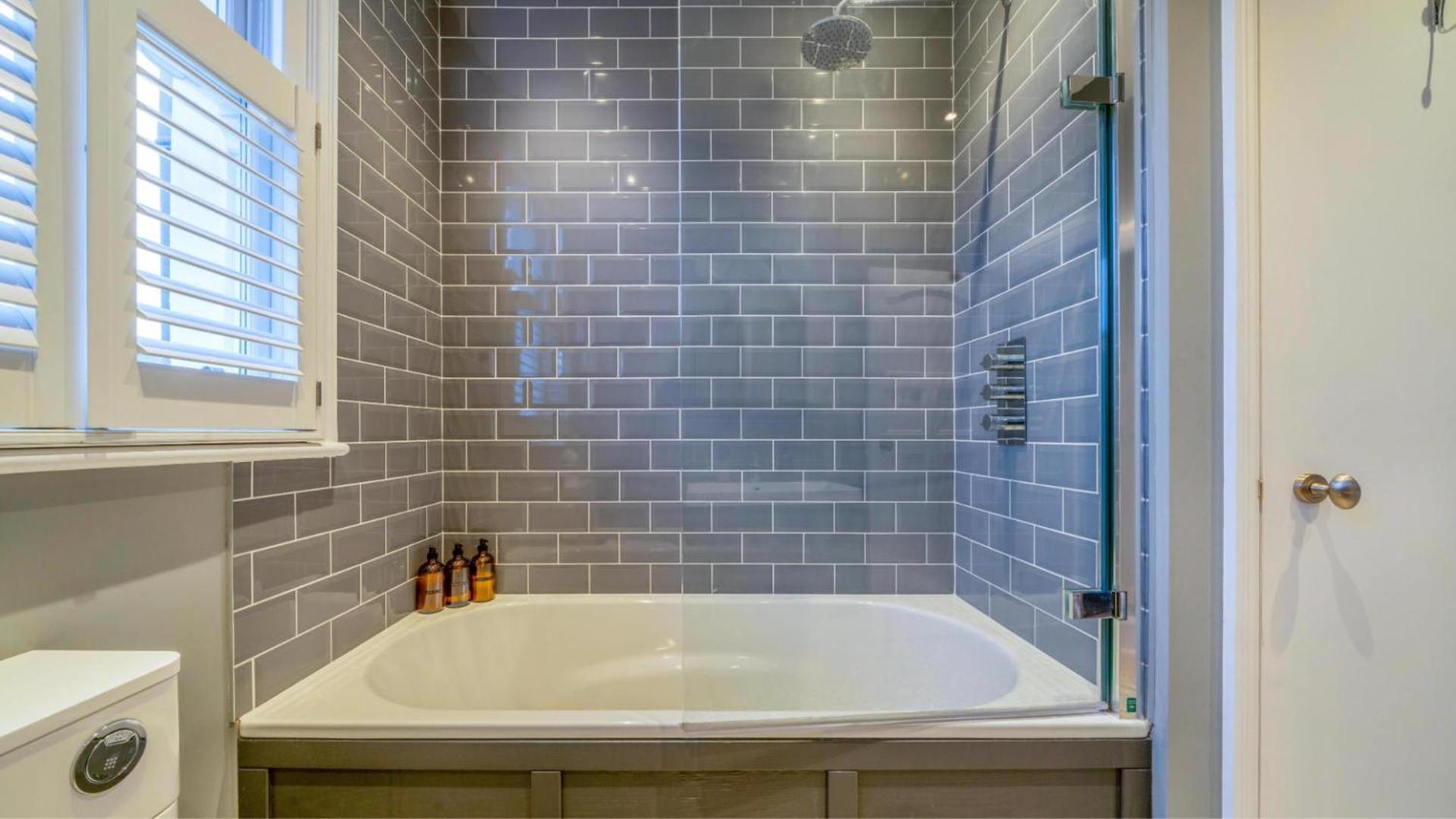Hébergement de vacances Spacious 4br Retreat With Private Garden Zone 3
