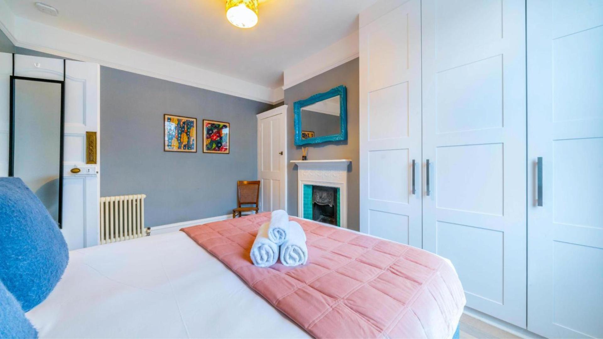 Hébergement de vacances Spacious 4br Retreat With Private Garden Zone 3 Londres