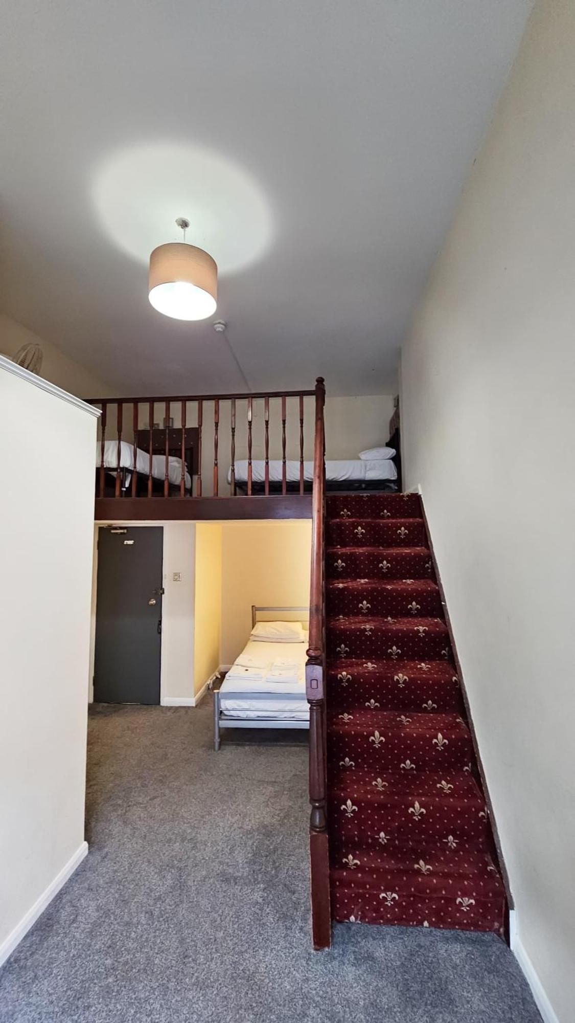 Hyde Park Court Hotel Londres