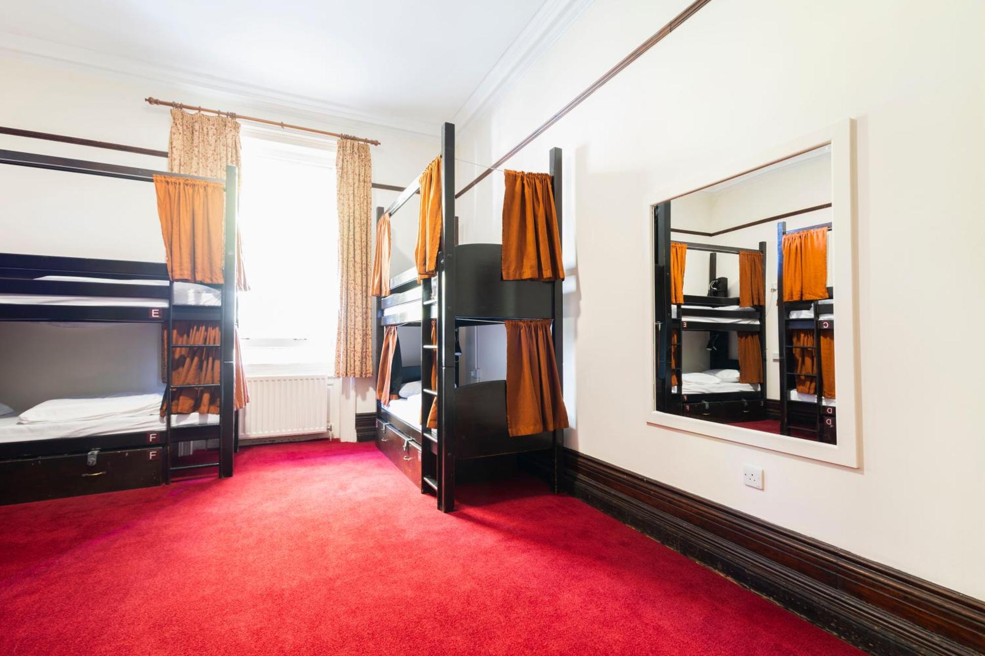 Palmers Swiss Albergue *