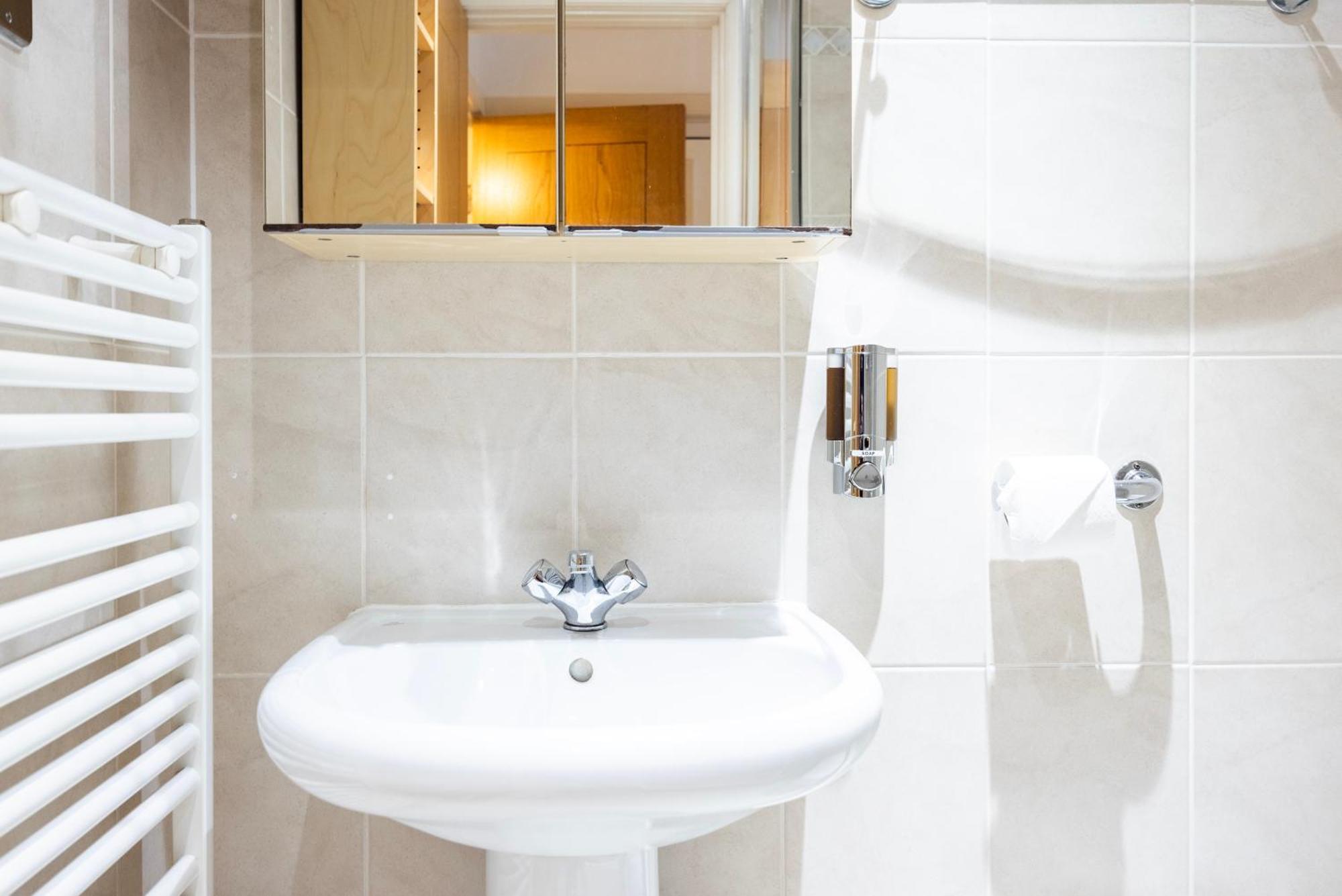 Welcomestay St Georges Wharf Appartement Londres