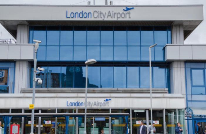 Spacious 2 Bedroom Near Excel & Canary Wharf With Free Gated Parking Appartement *