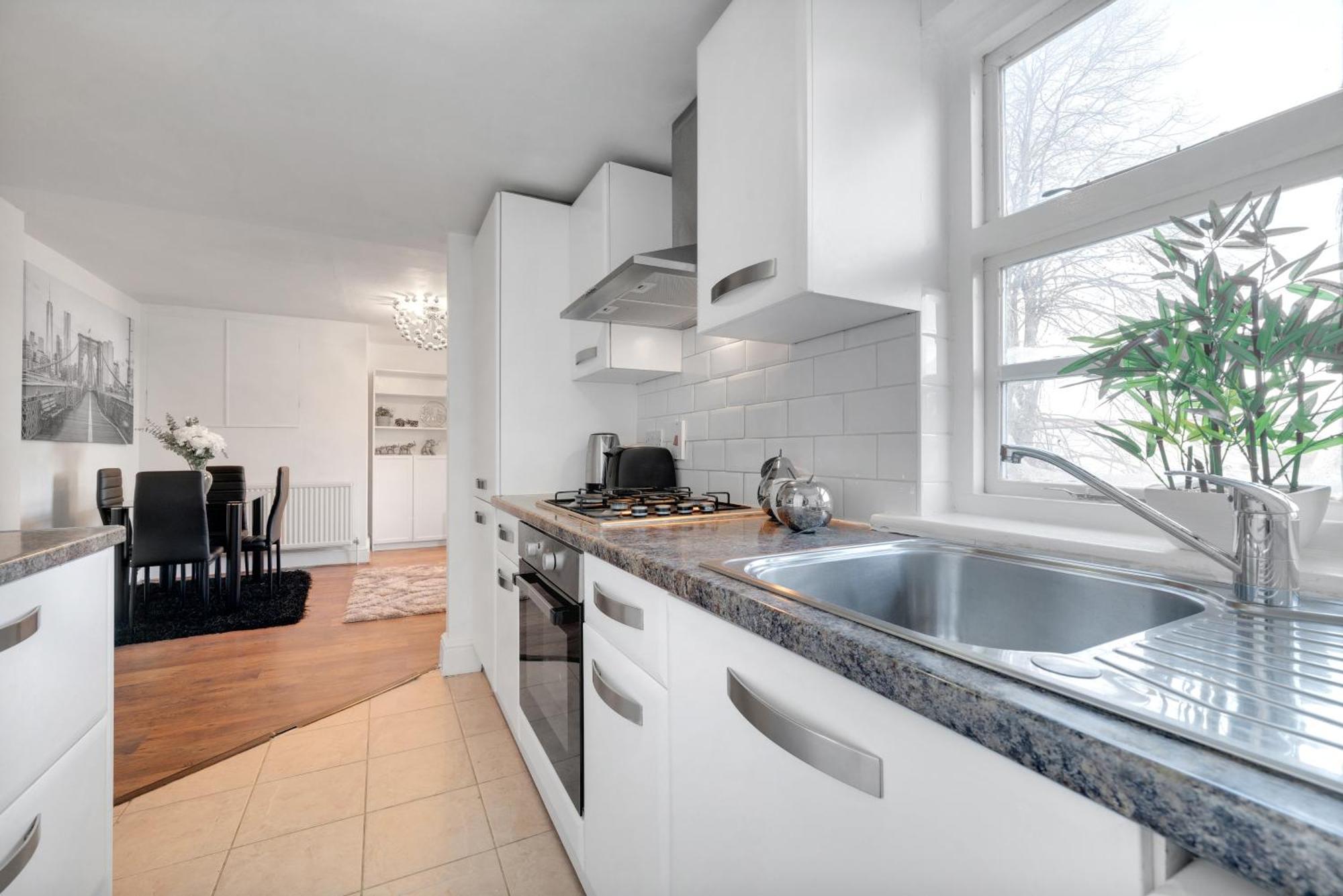 Spacious 2 Bedroom Near Excel & Canary Wharf With Free Gated Parking Appartement Londres