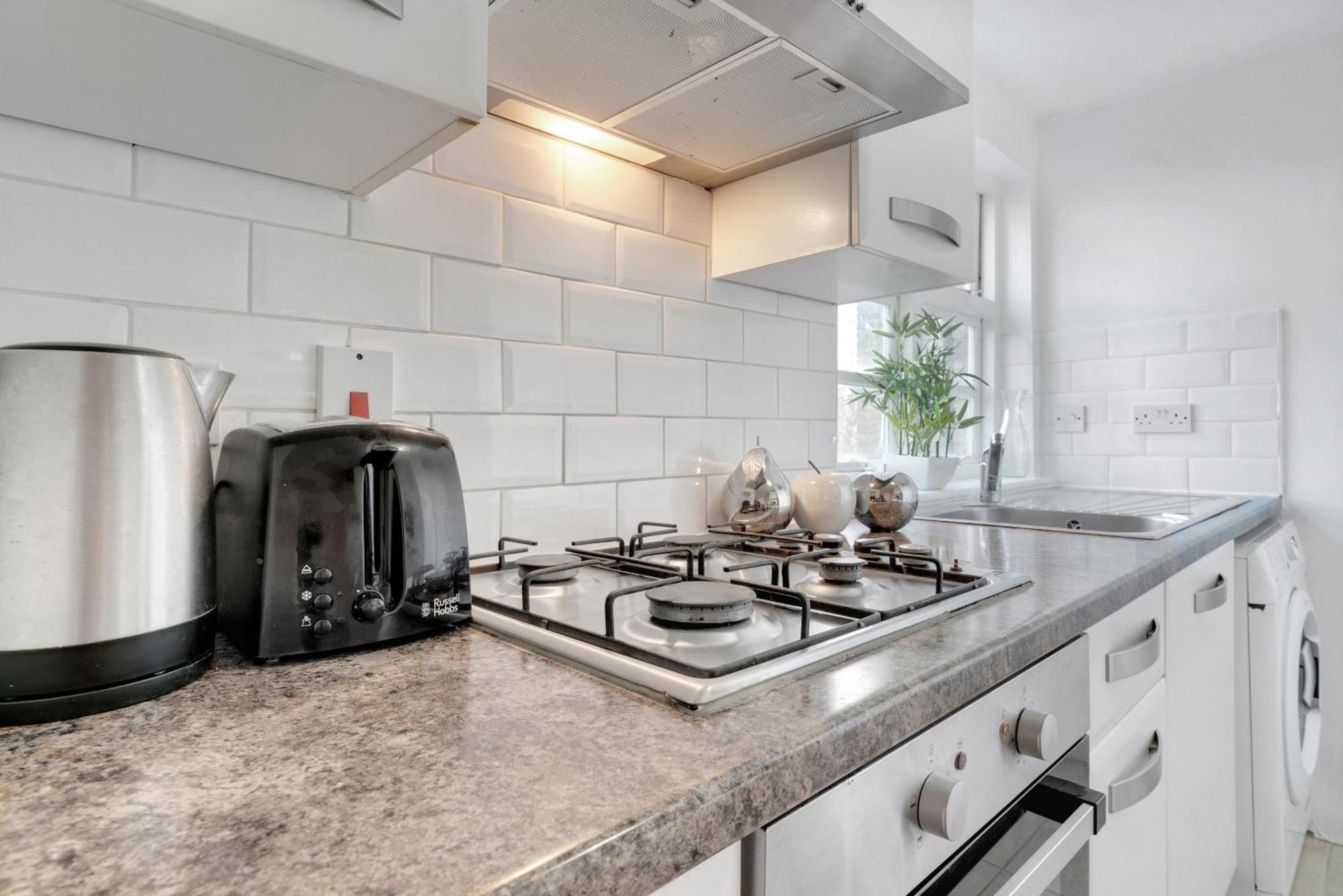 Spacious 2 Bedroom Near Excel & Canary Wharf With Free Gated Parking Appartement