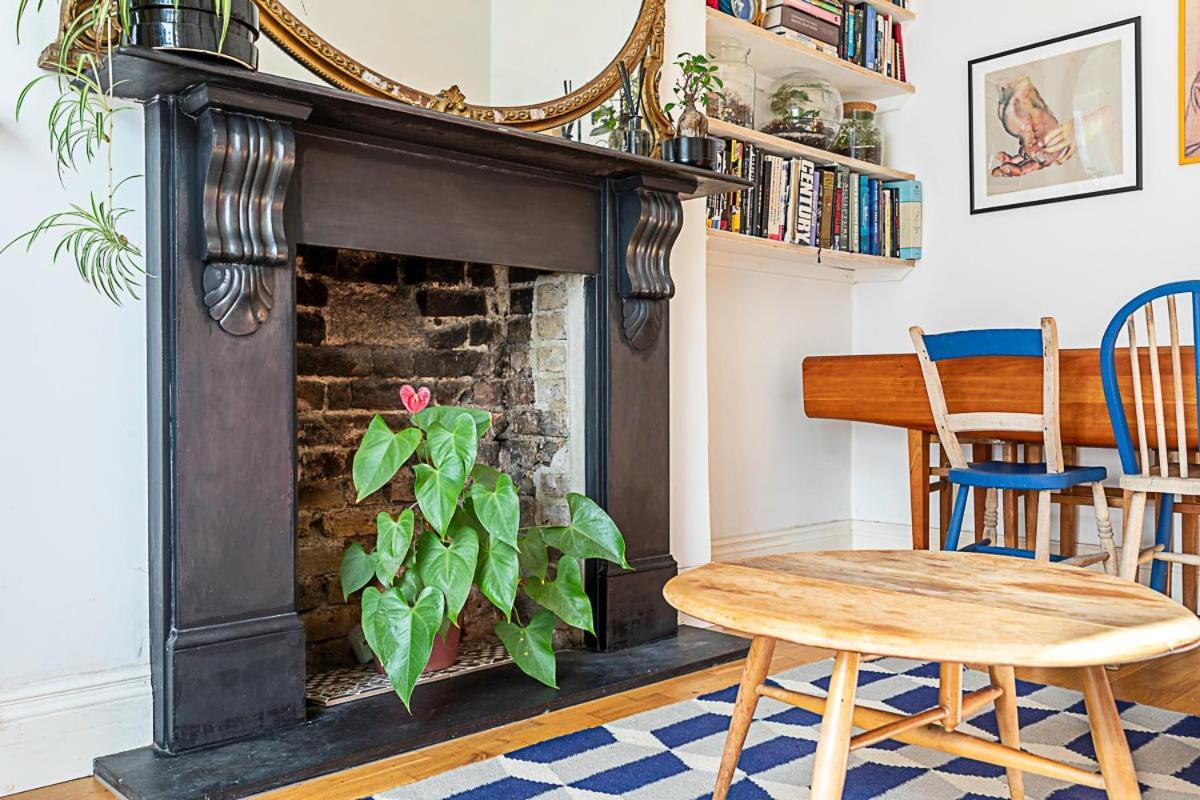 Charming Acton Dollhouse *