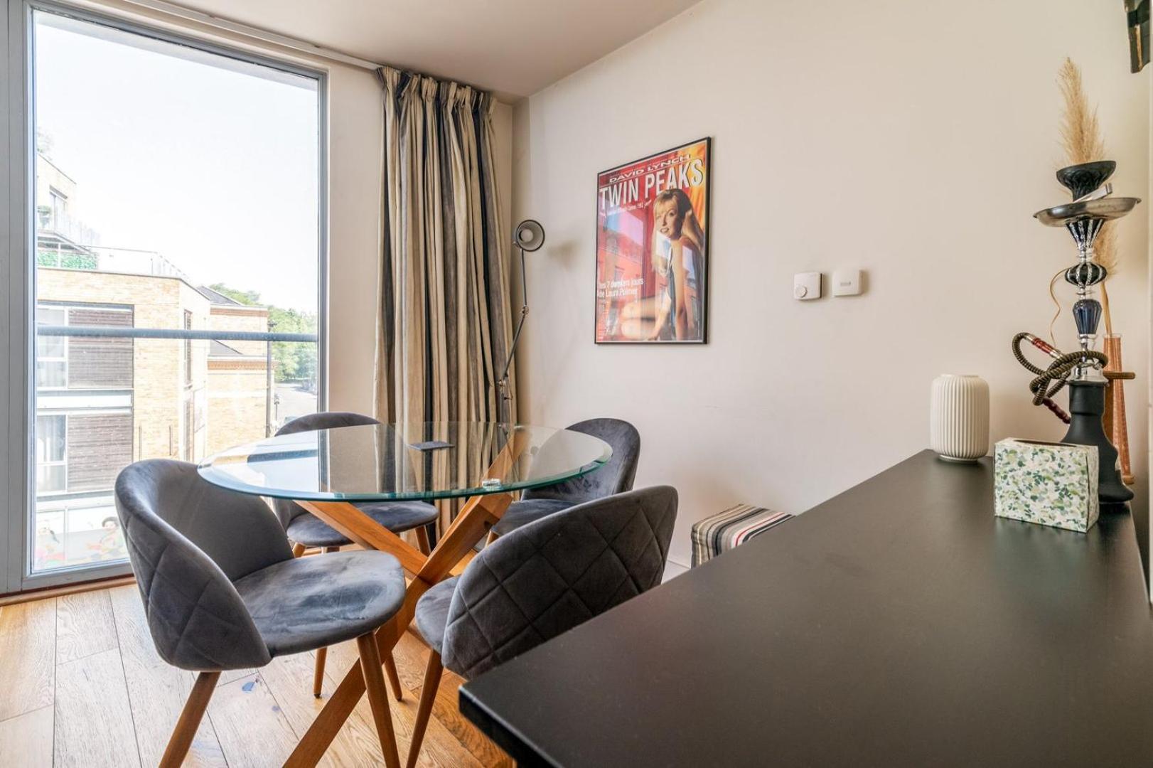 Bright & Spacious Battersea Flat Londres