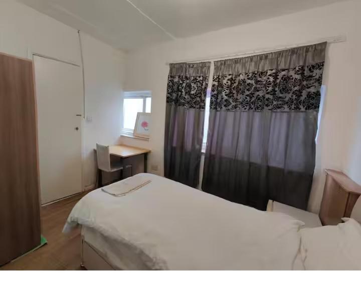 Large House In London's Trendiest Area * London