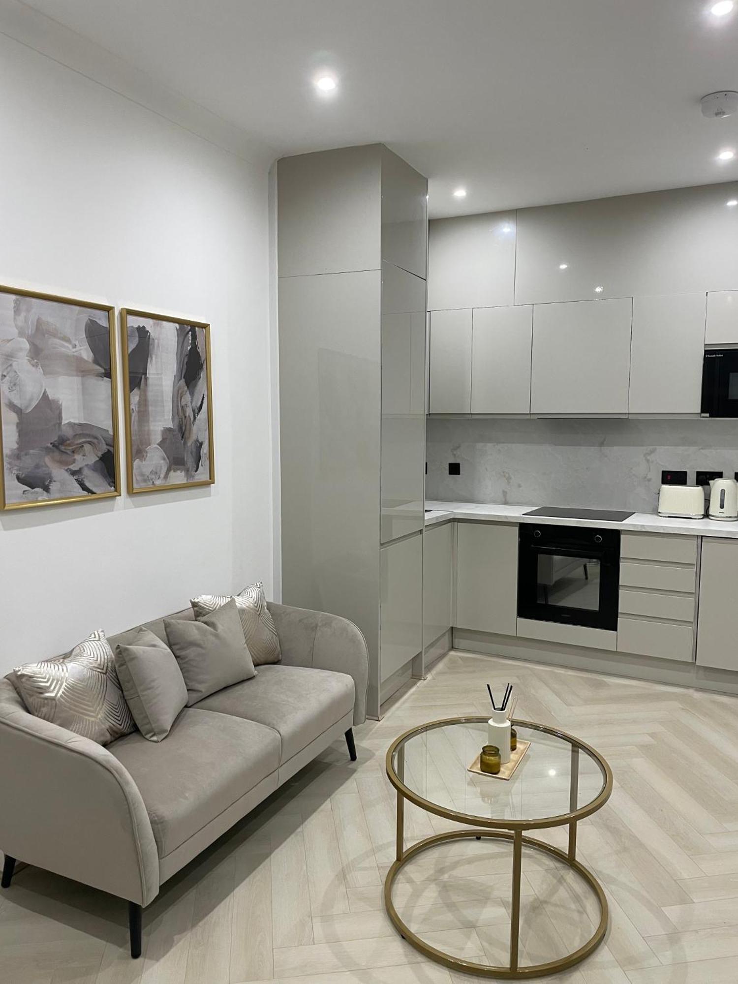 Appartement Stylish 2 Bed Luxury 10 Mins To Ldn Londen