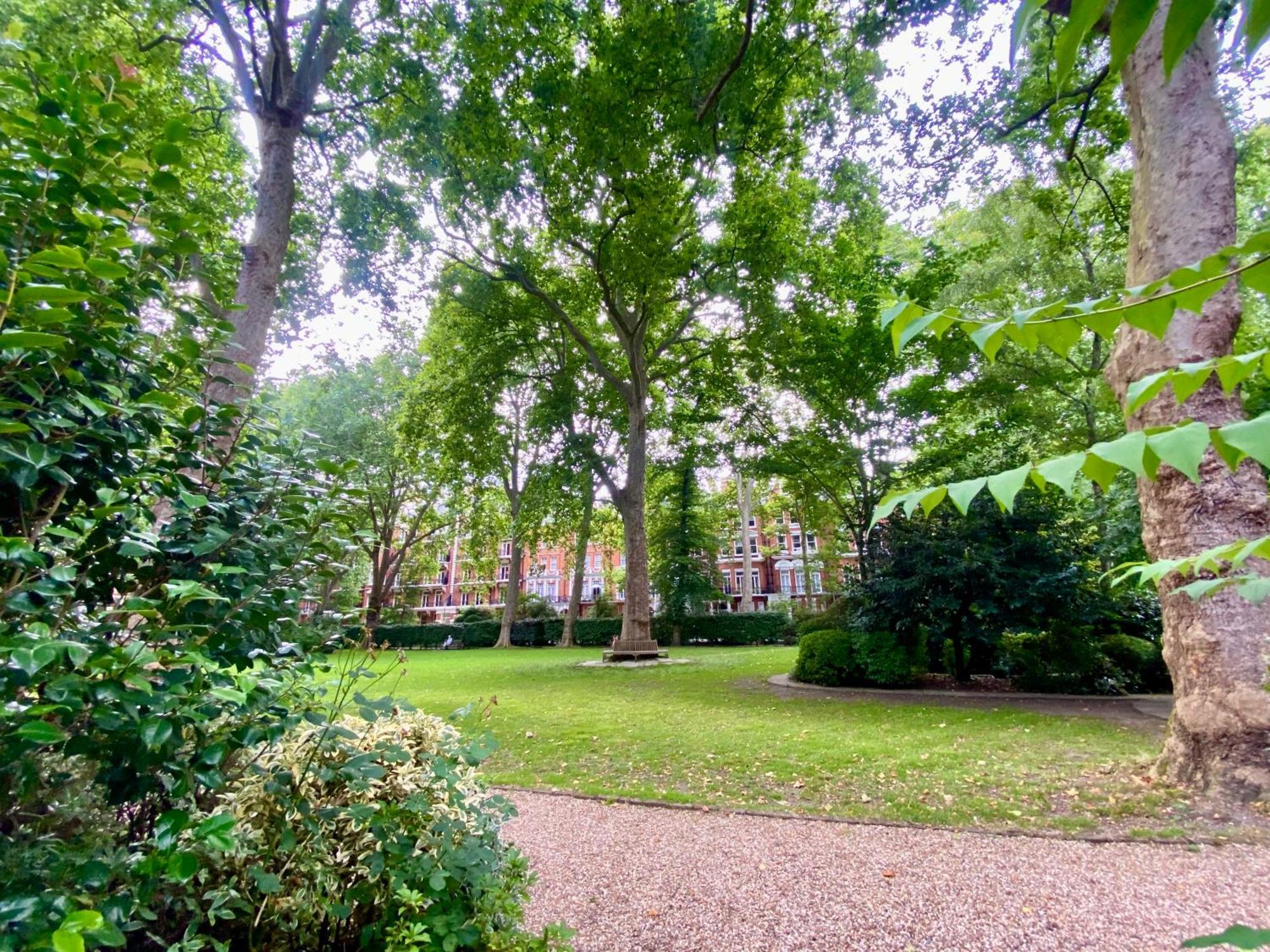 Spacious In Earls Court Appartement Londen