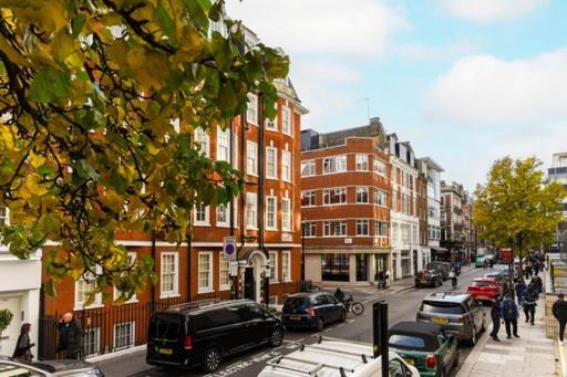 2br C- Near Oxford Street *