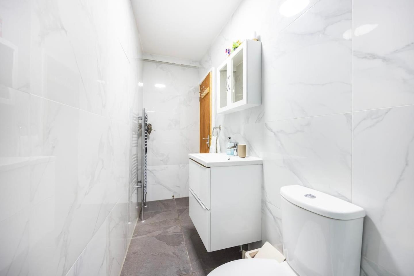 Three Bedroom 3 Bathroom In Kensington * Londres