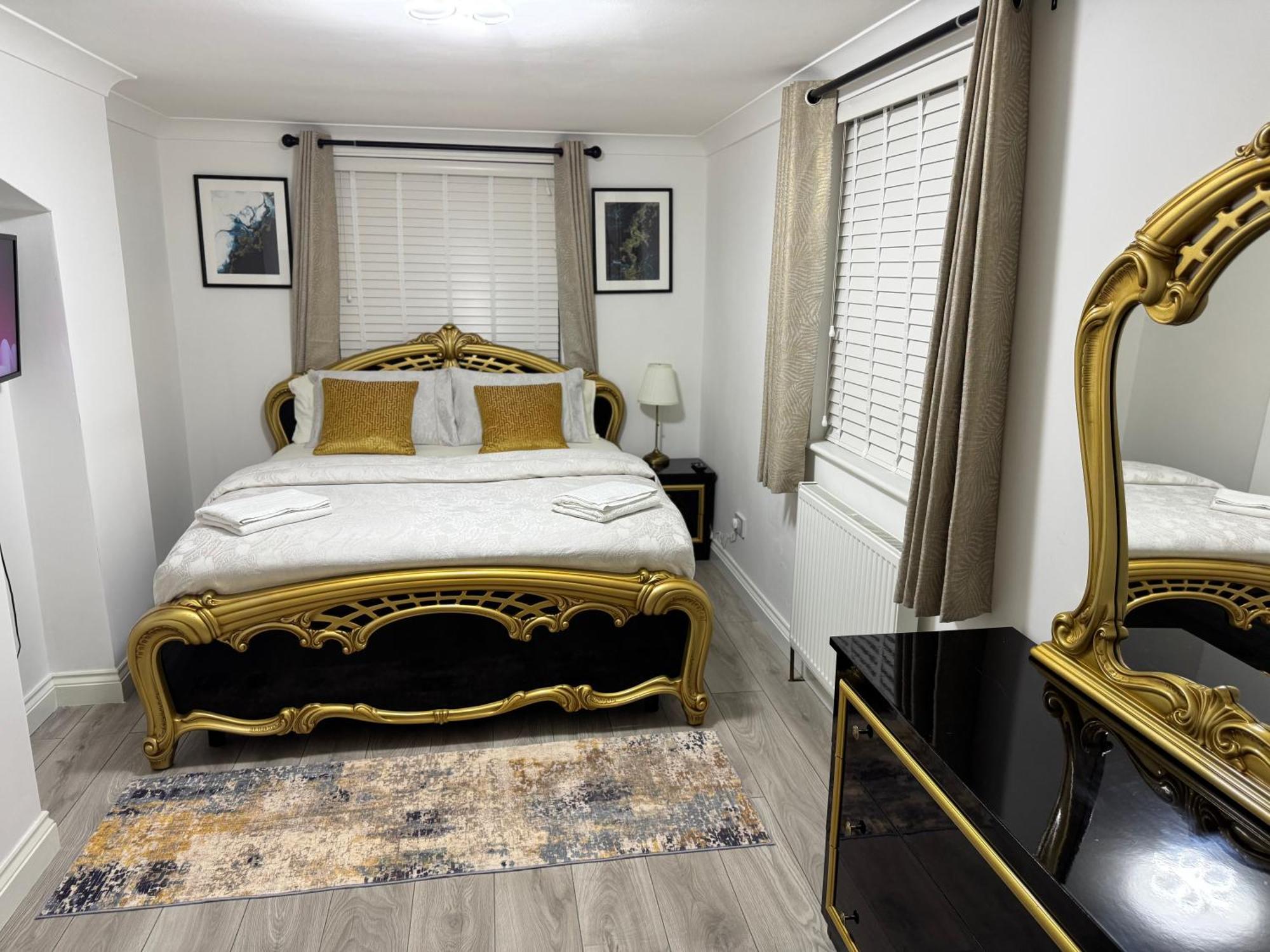 Apartment Modern 2-bed Flat Sleeps Up To 5 London