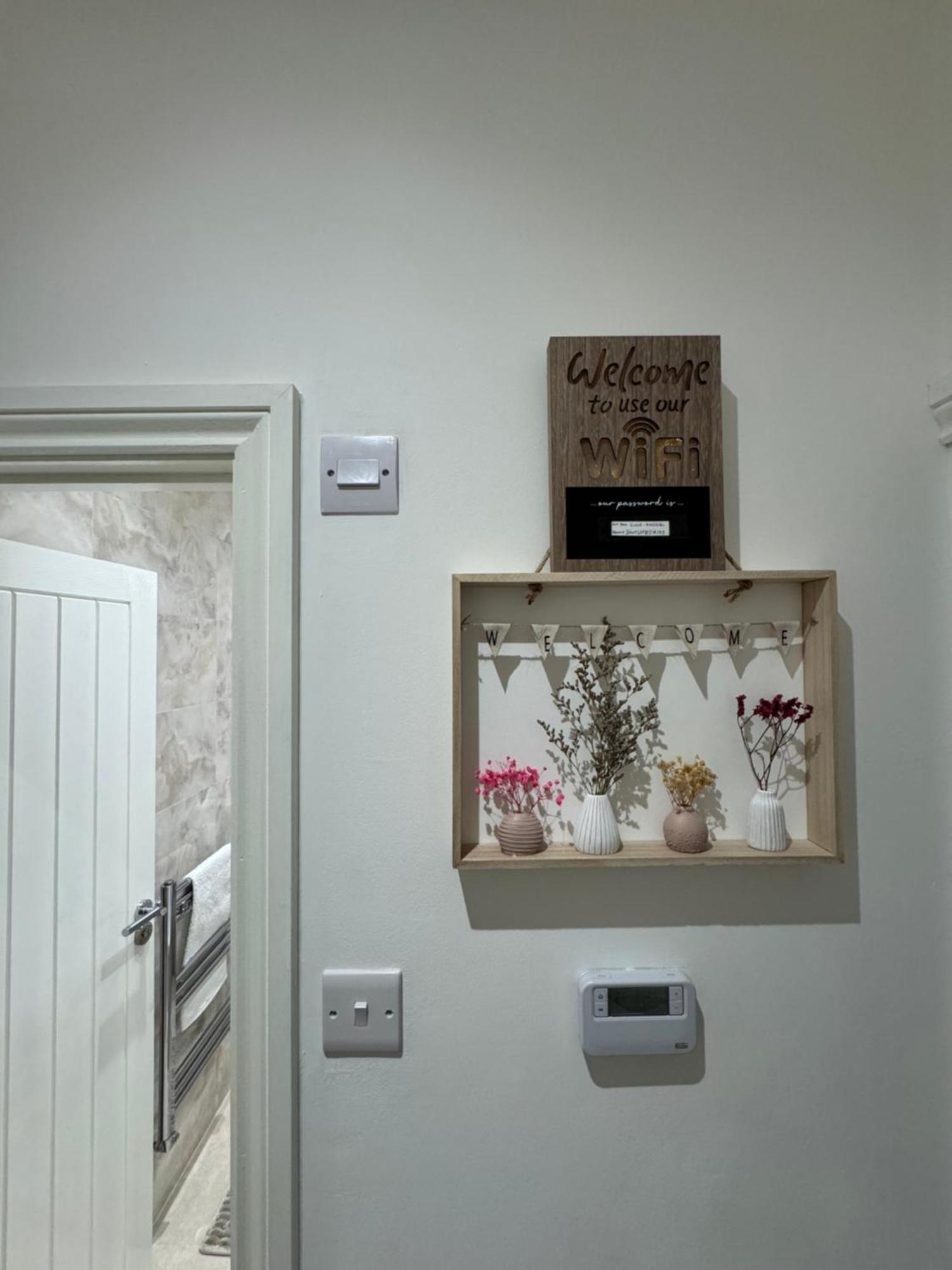 Modern 2-bed Flat Sleeps Up To 5 Apartment London