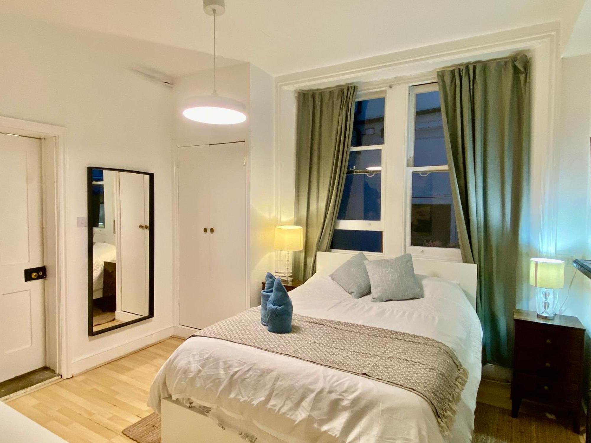 Spacious In Earls Court Londen