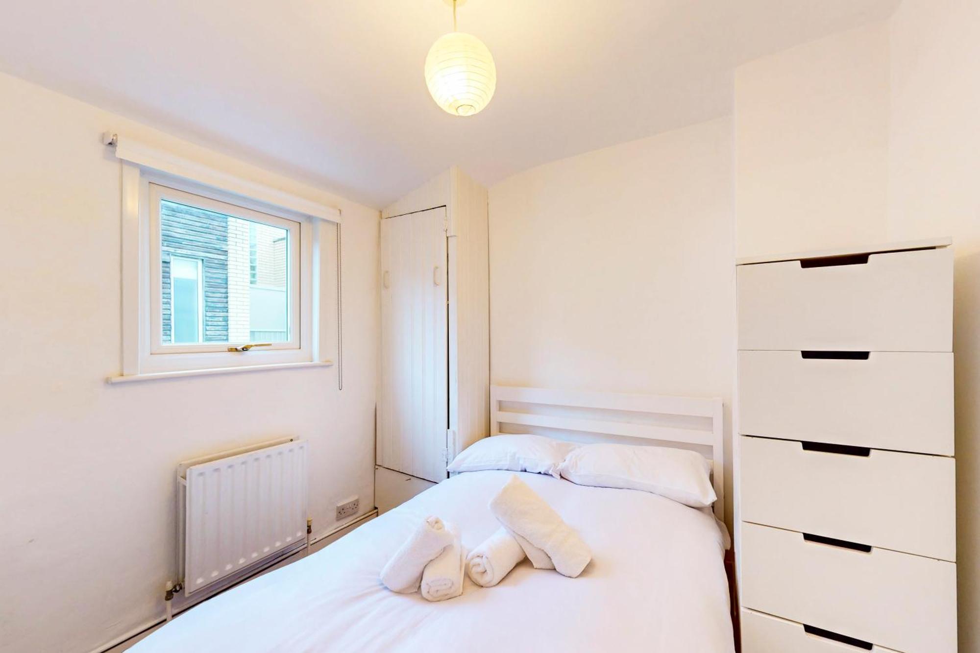 Tranquil 2bed With Communal Garden Near Train Station Hébergement de vacances *