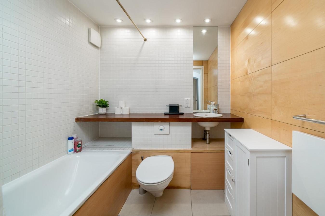 Lovely 3bd Flat, Parking, Sleeps Six Close To O2 Apartamento *