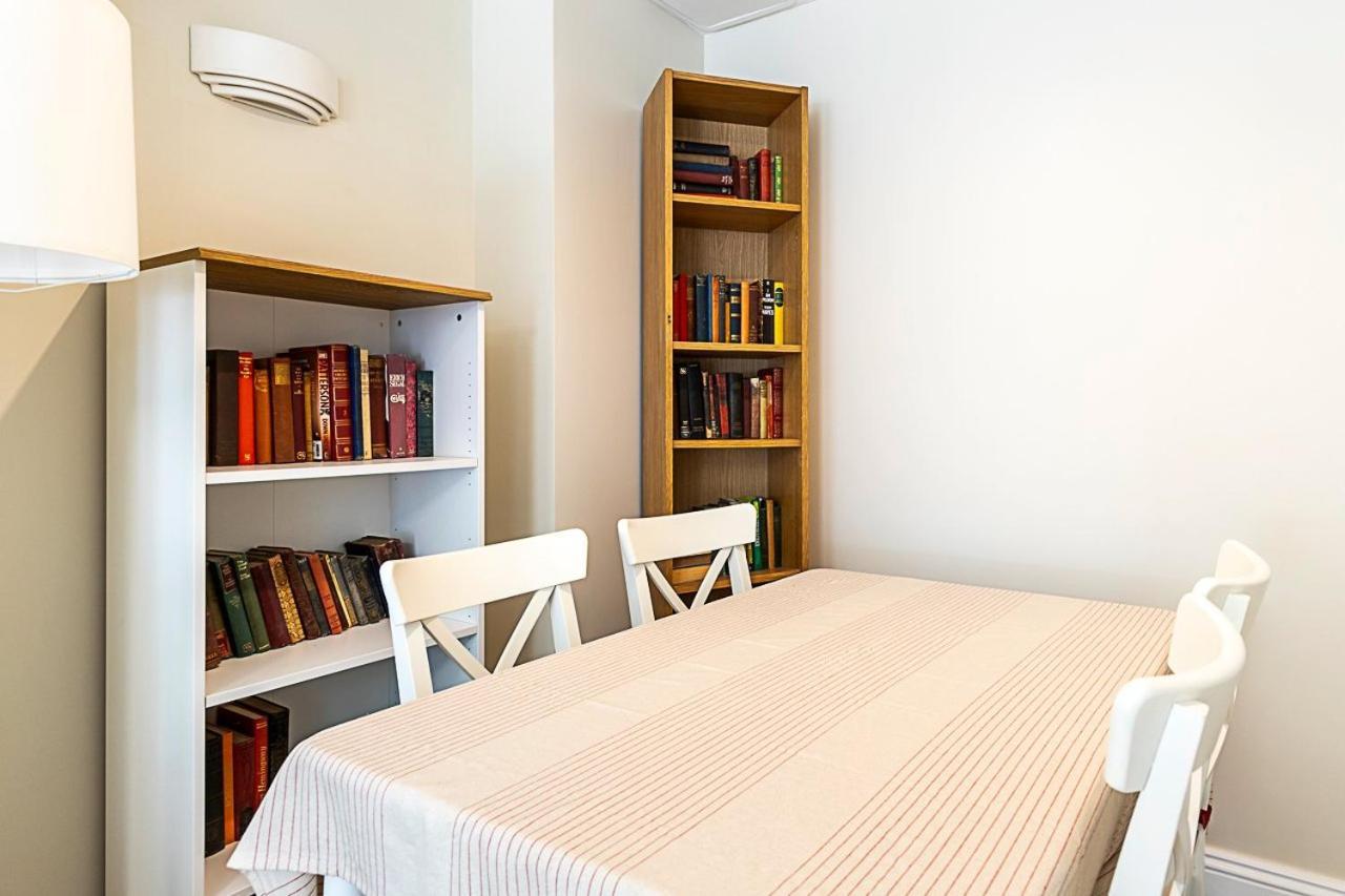 Charming And Modernised Edwardian Flat * Londres